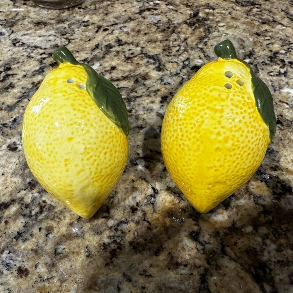 Lemon Salt and Pepper Shakers Set - Like New